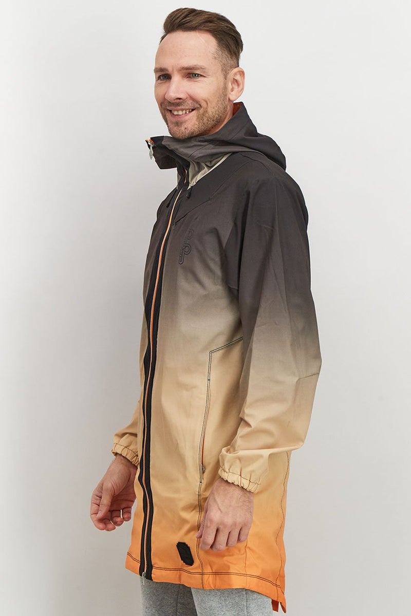 PUMA جاكيت رياضي للرجال بغطاء رأس بسحاب كامل بشعار العلامة التجارية، برتقالي وأسود - Image 2